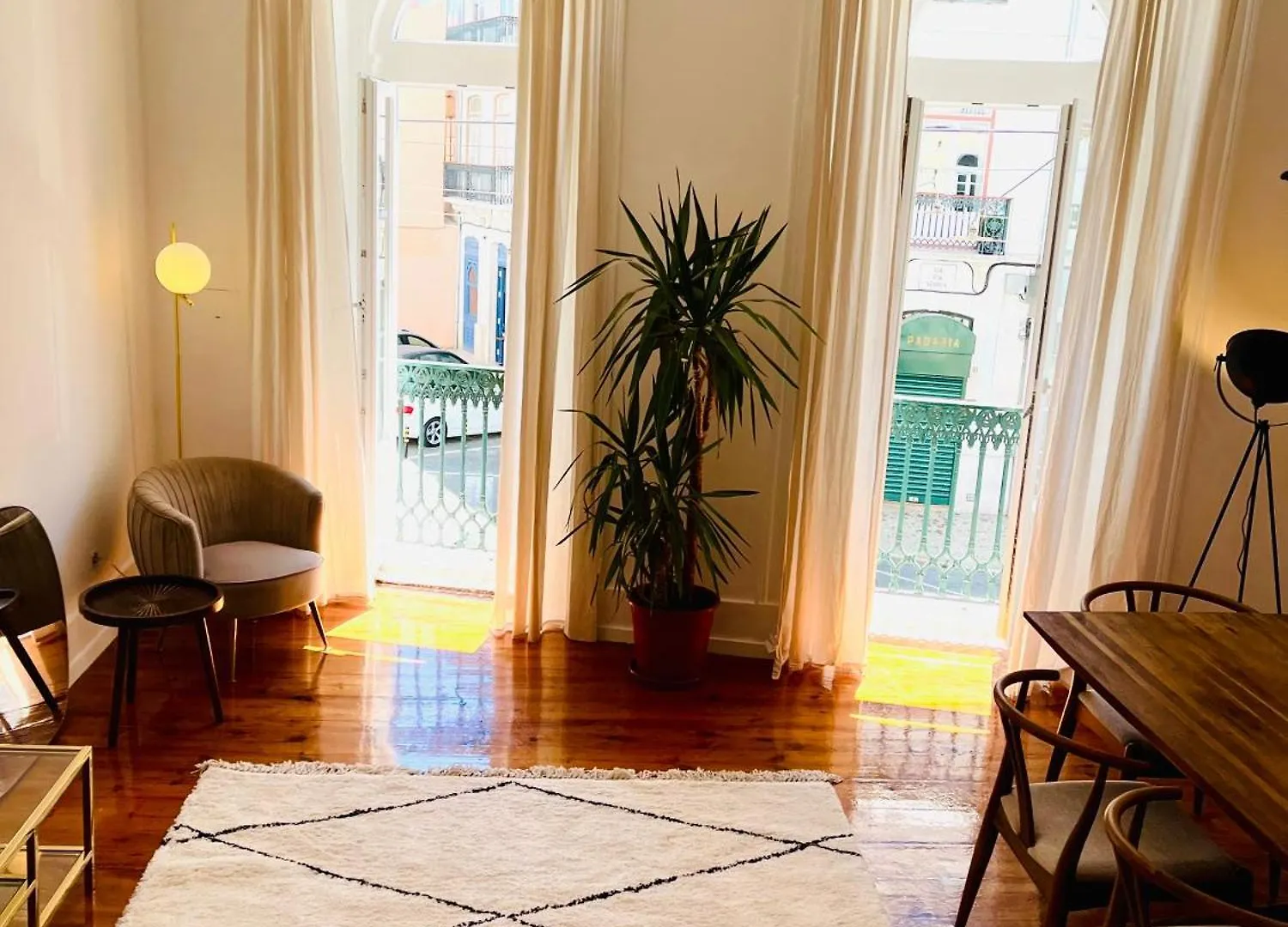 The Royal Prince Garden Apartments In Principe Real  Lisbon