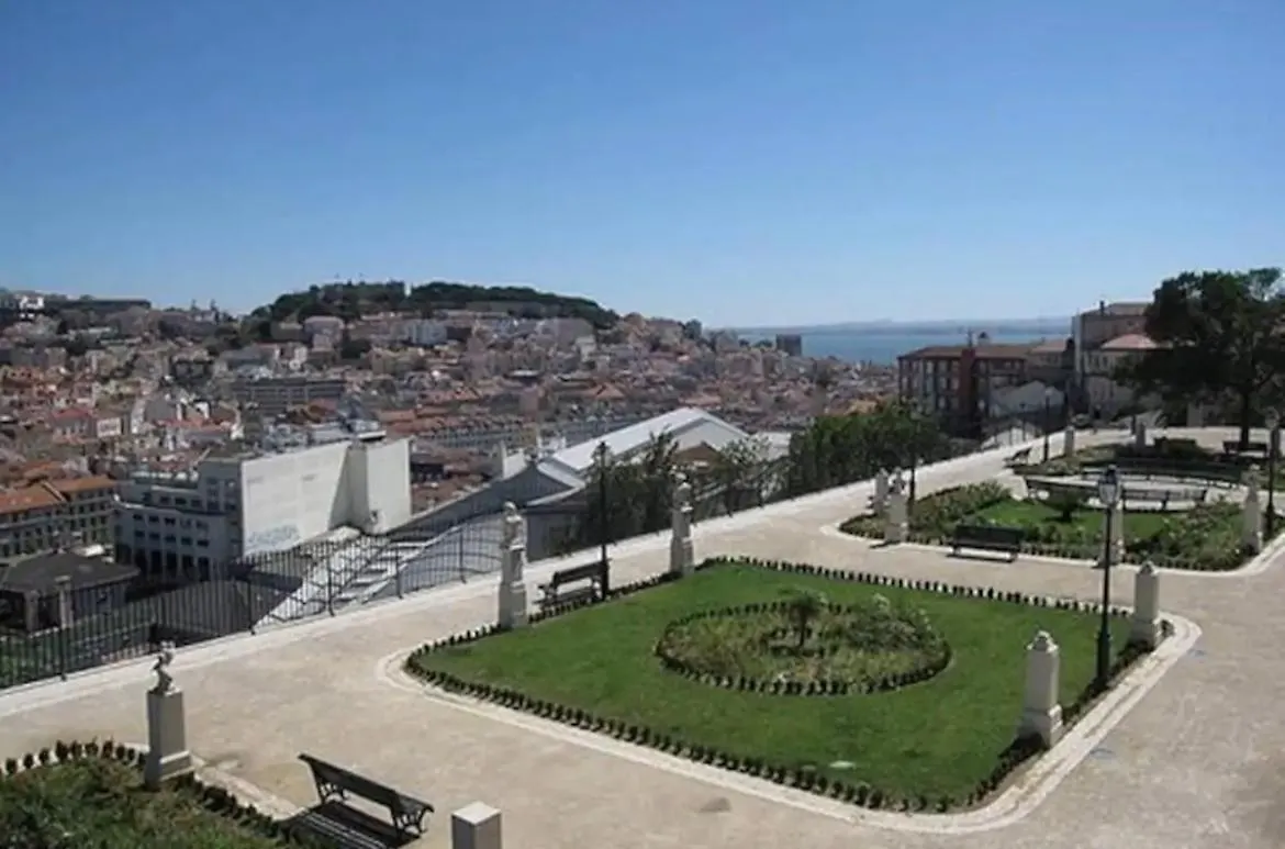 The Luxurious 3Bedroom Apartment In Principe Real - 3D Lisbon Portugal